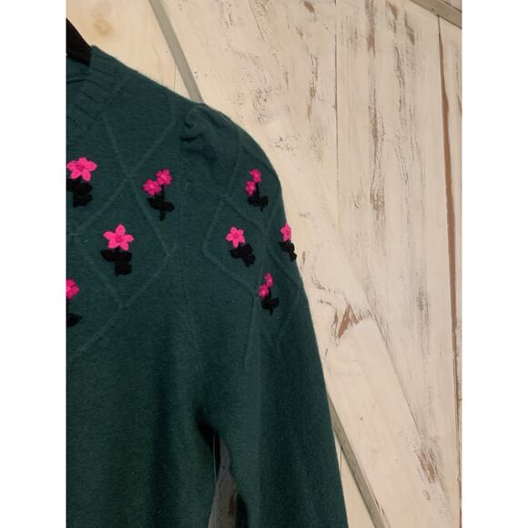 Aqua Cashmere 100% Green Sweater Pink Embroidered Flower Design Women's Size XS - Picture 10 of 15